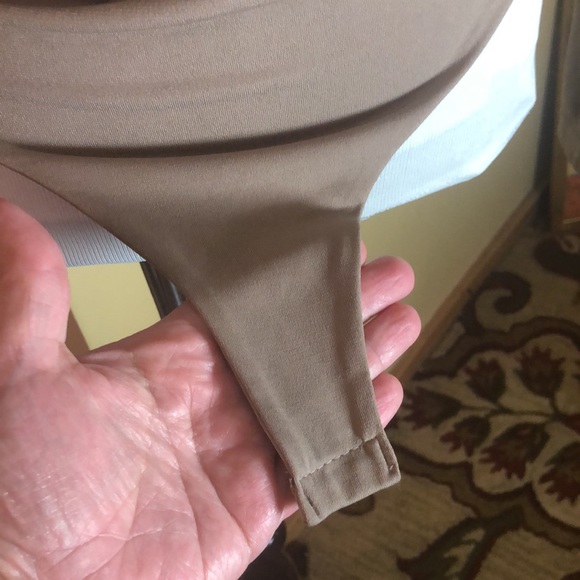 NUDE Size Large BodySuit Gathered Front classically Sexy $88 NEW - Picture 7 of 13